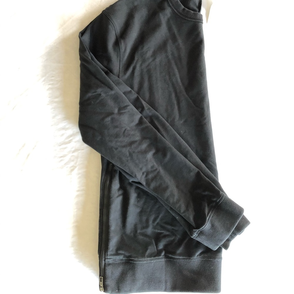 Lulu Lemon, Black Long Sleeve (w/ zip) Size: Large